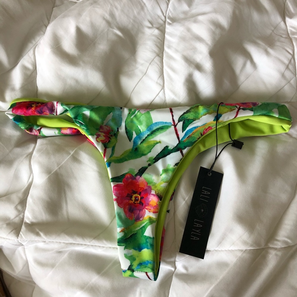NWT Lali & Layla reversible botanical bottoms